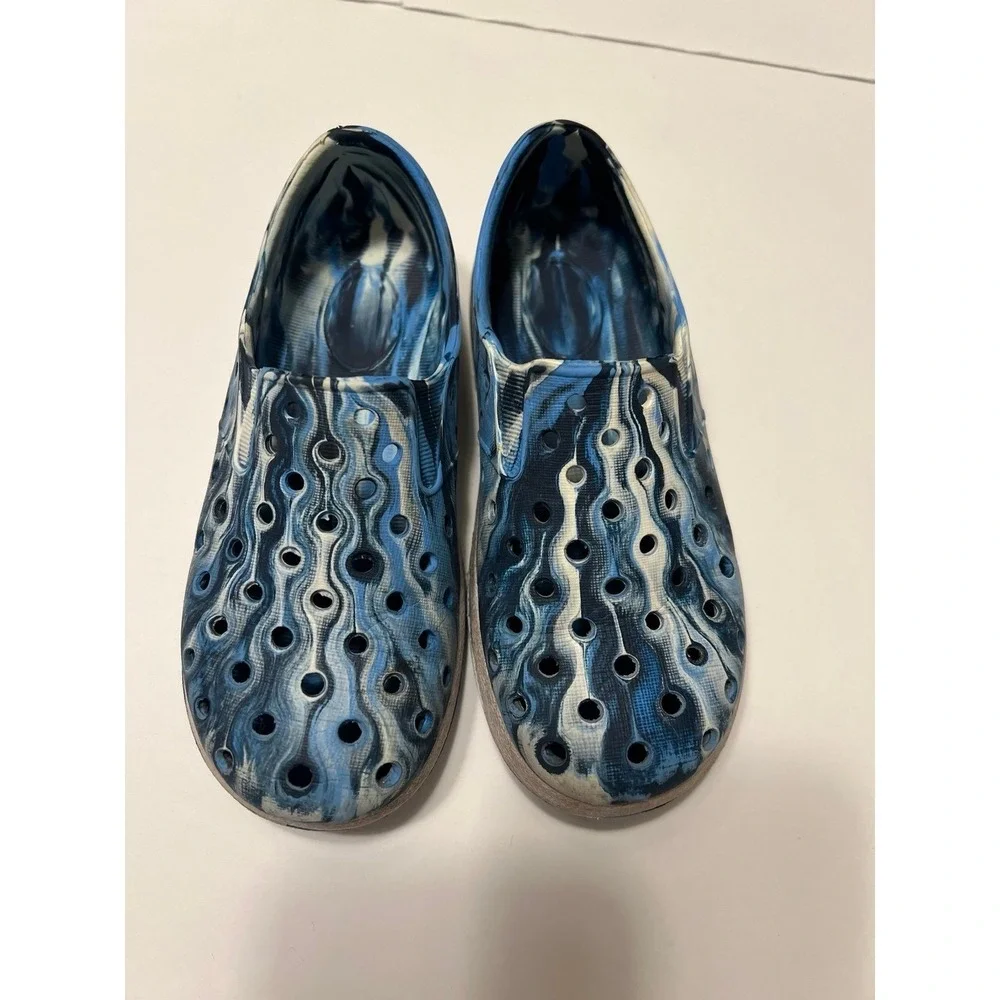 Boys‎ size 10 shoes (s-155)
